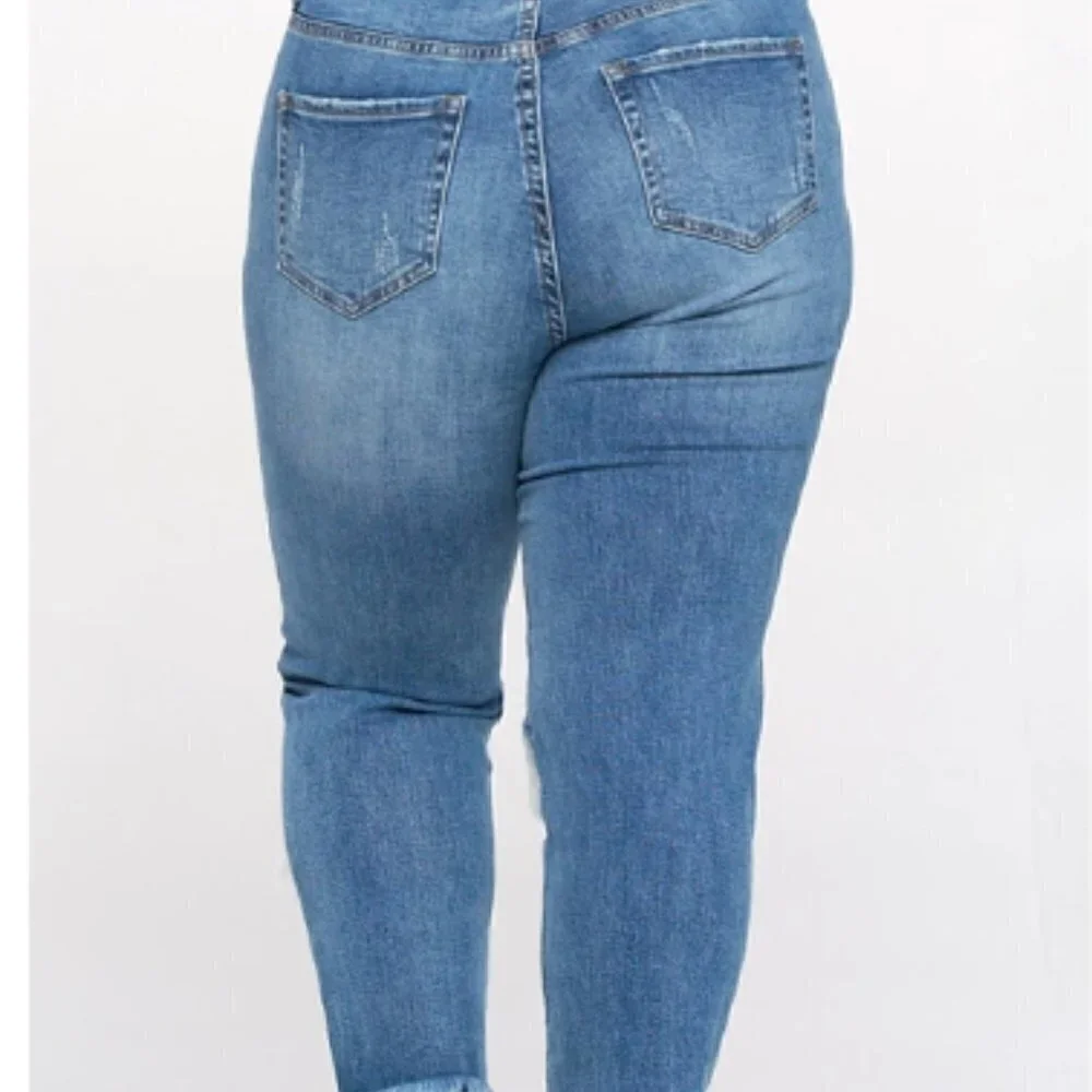Women’s Medium Wash High Rise Distressed Raw Hem Straight Denim jeans